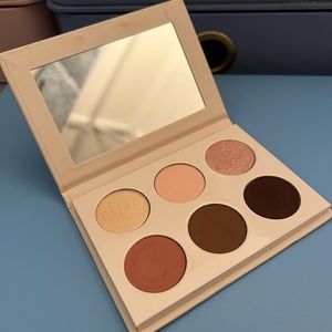 KKW Beauty Mrs. West Eyeshadow Palette